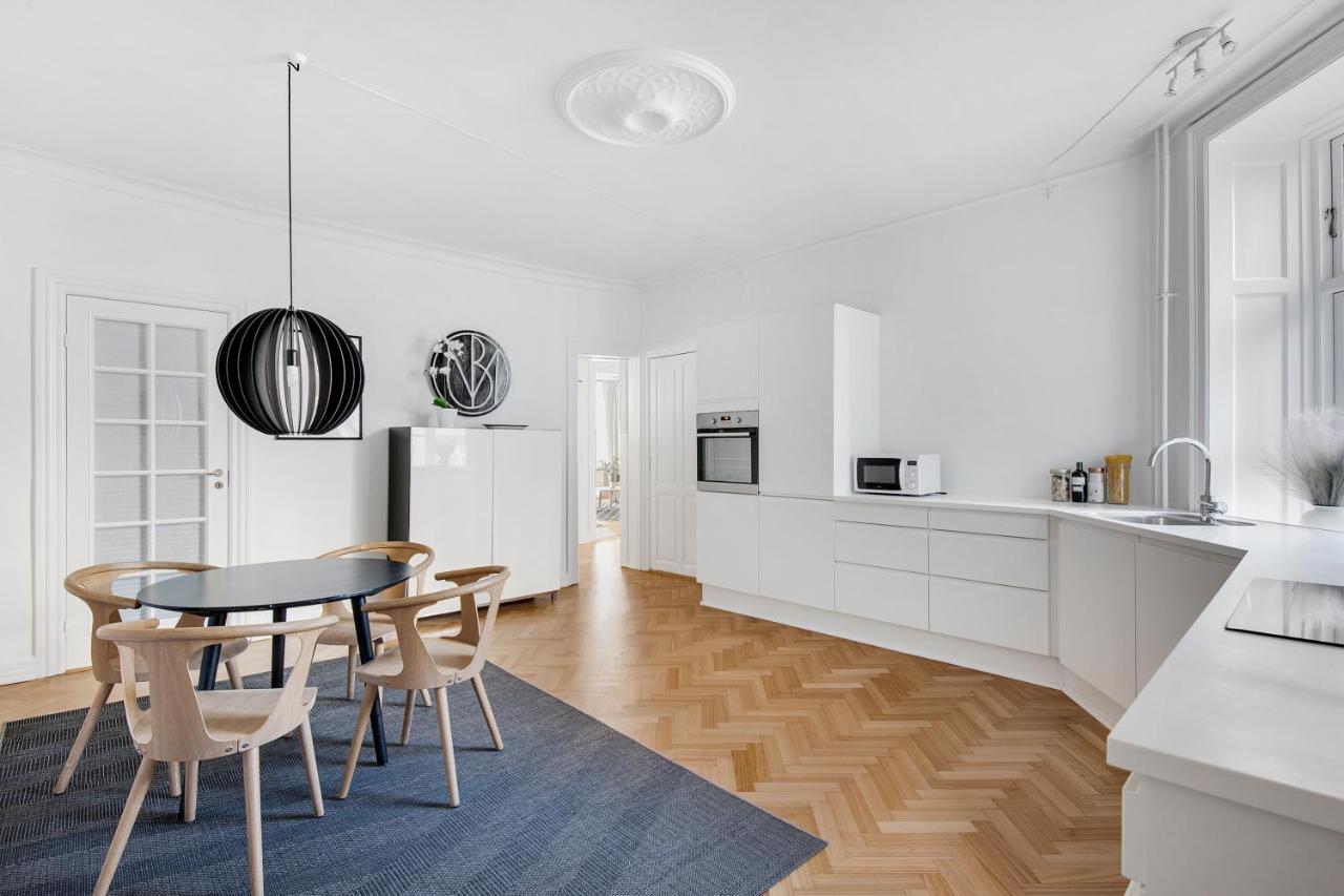 Appartement Sanders Frontier - Pleasant Three-bedroom Near Royal Palace