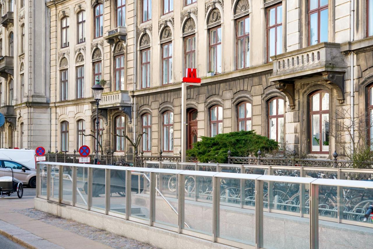 Sanders Frontier - Pleasant Three-bedroom Near Royal Palace Appartement